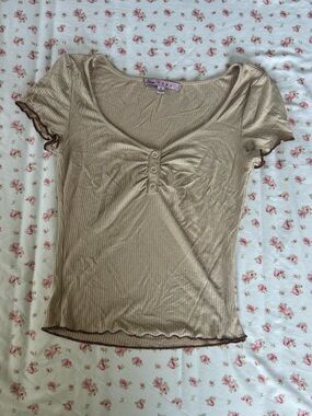 Crave Fame Beige Ribbed Scoop-Neck Short Sleeve Top with Contrast Trim